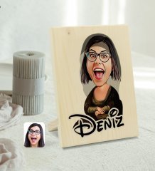 Kişiye Özel İsimli Mona Lisa Karikatürlü Dekoratif Ahşap Çerçeve Model 1