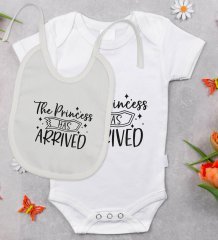 BK Kids The Princess Has Arrived Tasarımlı Bebek Body Zıbın ve Mama Önlüğü Hediye Seti - Model 1