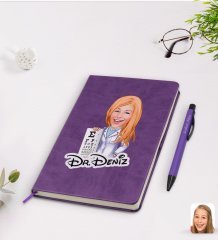 Kişiye Özel Kadın Göz Doktoru Karikatürlü Mor Termo Deri Defter Kalem Seti Model 1