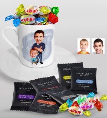 Kişiye Özel Baba Oğul Karikatürlü Türk Kahvesi Fincanı Selamlique Karışık Türk Kahvesi ve Haribo Şeker Hediye Seti-2