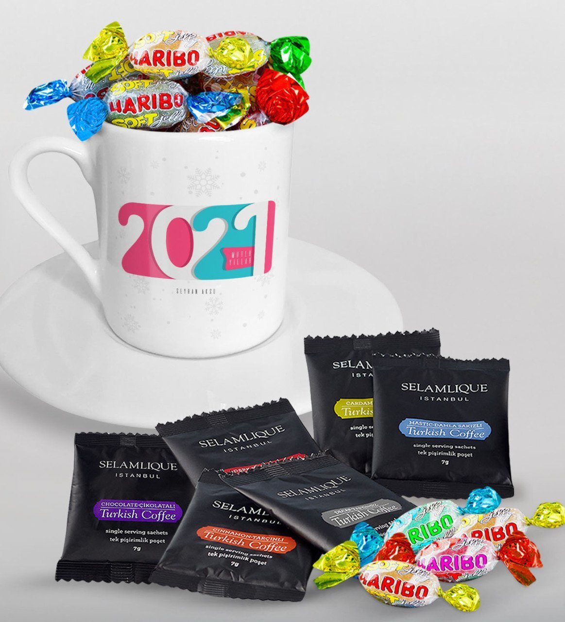 BK Gift Kişiye Özel 2023 Mutlu Yıllar Türk Kahvesi Fincanı Selamlique Karışık Türk Kahvesi ve Haribo Şeker Hediye Seti-6