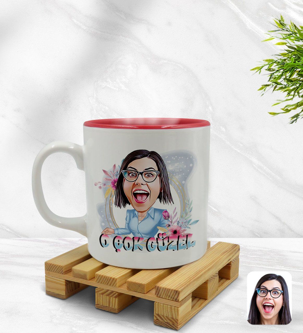 Kişiye Özel O Çok Güzel Karikatürlü İçi Kırmızı Renkli Kupa Bardak Model 1