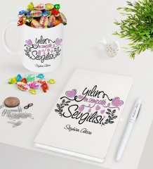 Kişiye Özel Yılın En Sempatik Sevgilisi Beyaz Defter Kalem Kupa ve Haribo Şeker Hediye Seti