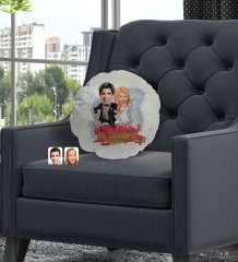 Kişiye Özel Evleniyoruz Karikatürlü Yuvarlak Dekoratif Kırlent Yastık-10