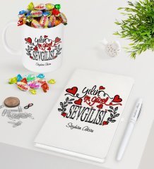 Kişiye Özel Yılın En Güzel Sevgilisi Beyaz Defter Kalem Kupa ve Haribo Şeker Hediye Seti