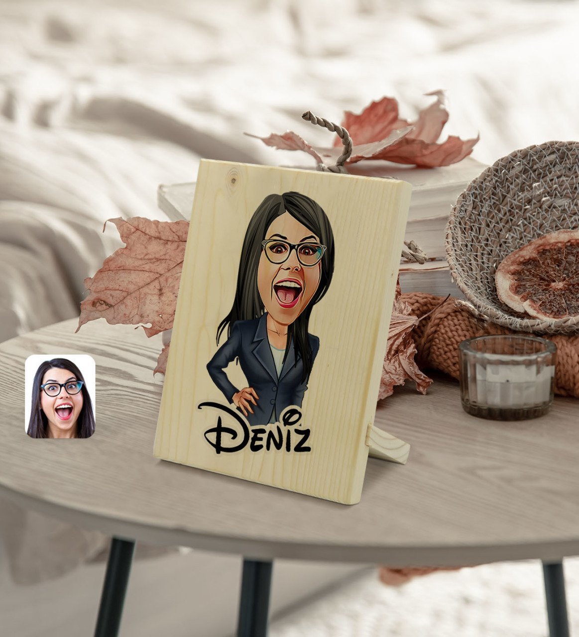 Kişiye Özel İsimli Kadın Patron Karikatürlü Dekoratif Ahşap Çerçeve Model 4