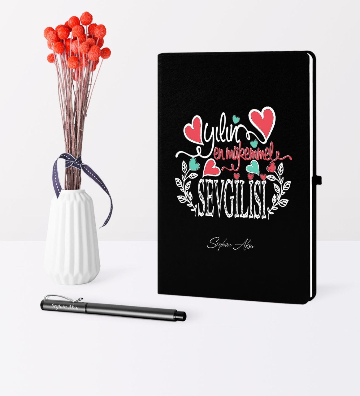 Kişiye Özel Yılın En Mükemmel Sevgilisi Temalı Siyah Defter Kalem Seti