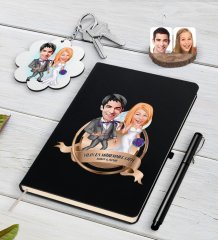 Kişiye Özel Yılın En Mükemmel Çifti Karikatürlü Siyah Defter Kalem ve Anahtarlık Hediye Seti-71