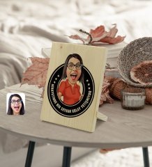 Kişiye Özel İsimli Kadın Nihayetinde Karikatürlü Dekoratif Ahşap Çerçeve Model 3