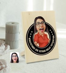 Kişiye Özel İsimli Kadın Nihayetinde Karikatürlü Dekoratif Ahşap Çerçeve Model 3