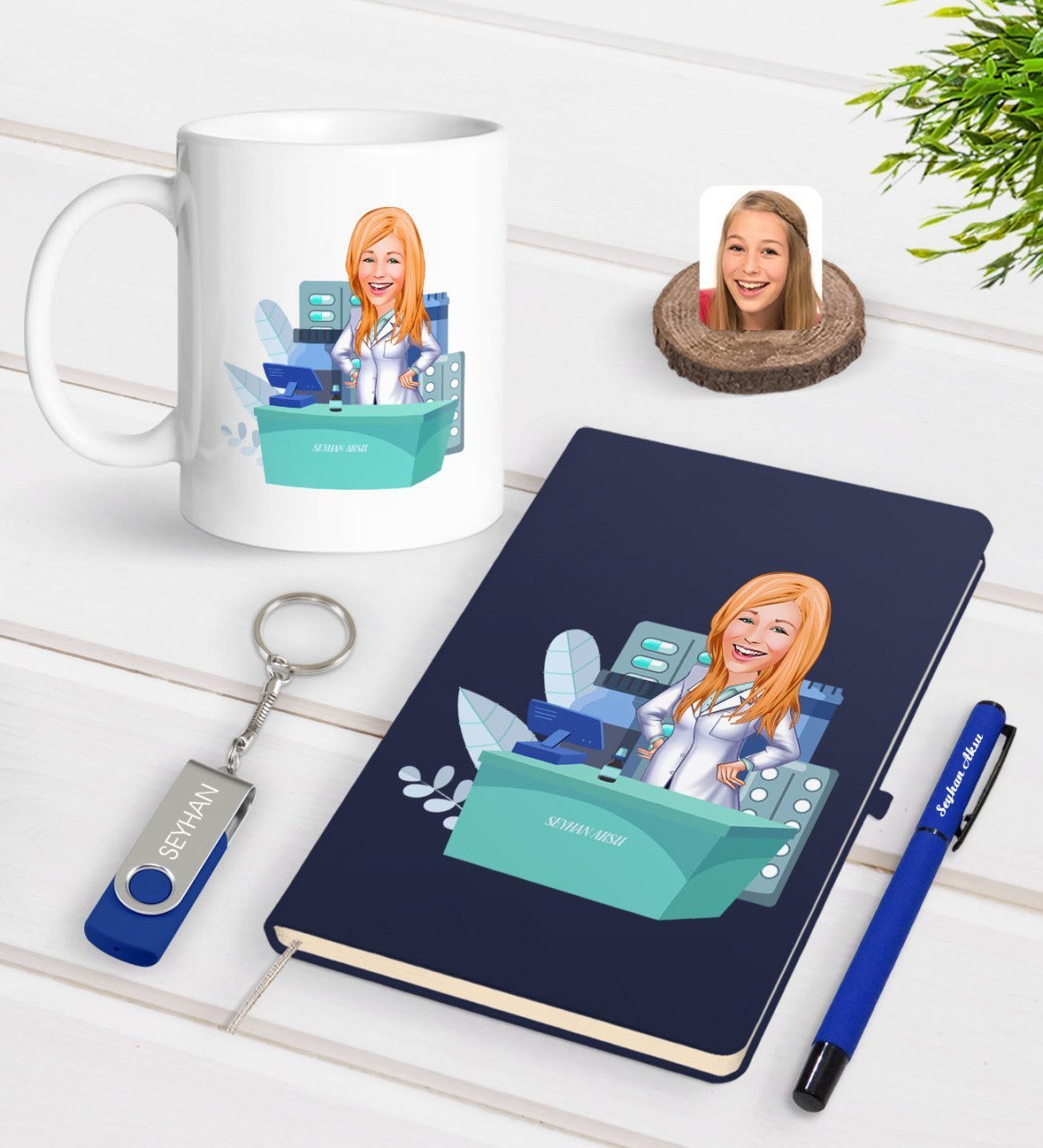 Kişiye Özel Kadın Eczacı Karikatürlü Lacivert Defter Kalem Kupa 32gb USB Bellek Hediye Seti-4