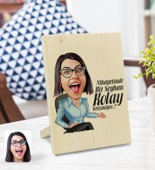Kişiye Özel İsimli Kadın Nihayetinde Karikatürlü Dekoratif Ahşap Çerçeve Model 2