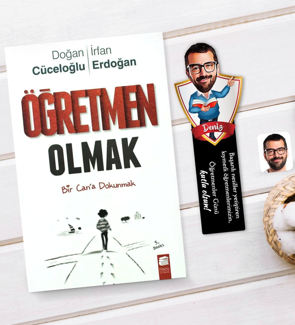 Kişiye Özel Erkek Öğretmen Karikatürlü Ahşap Kitap Ayracı Ve Öğretmen Olmak Kitabı Hediye Seti-2