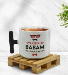 Kişiye Özel Yakışıklı Babam Tasarımlı Siyah T Kulplu Middle Kupa Bardak - Model 3