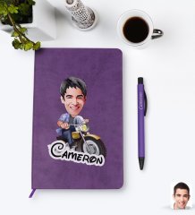 Kişiye Özel Erkek Motorcu Karikatürlü Mor Termo Deri Defter Kalem Seti Model 1