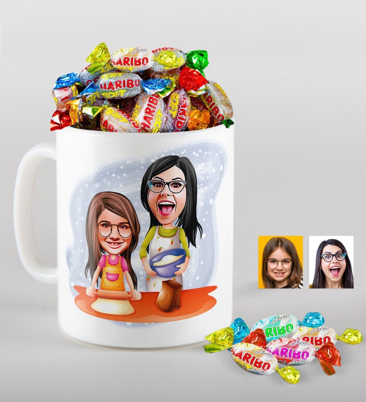 Kişiye Özel Anne Kız Karikatürlü Kupa ve Haribo Şeker Hediye Seti-2