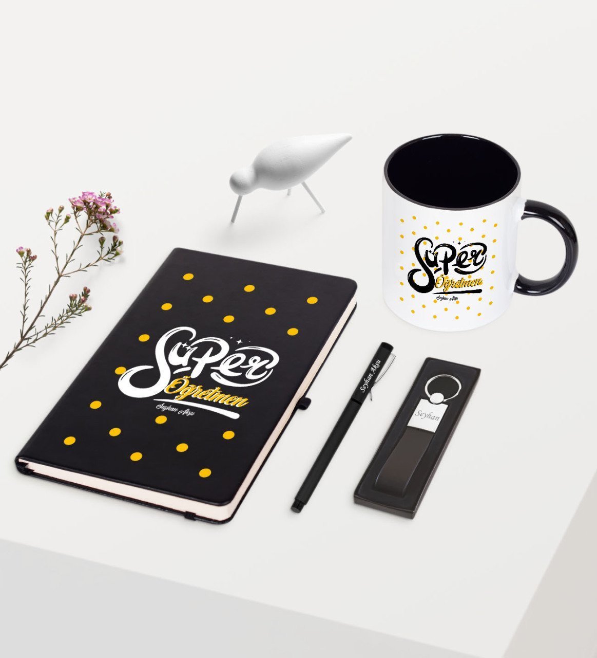 Kişiye Özel Süper Öğretmen Temalı Siyah Defter Kalem Anahtarlık Kupa Seti - 1