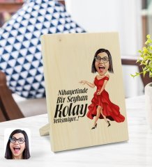 Kişiye Özel İsimli Kadın Nihayetinde Karikatürlü Dekoratif Ahşap Çerçeve Model 1