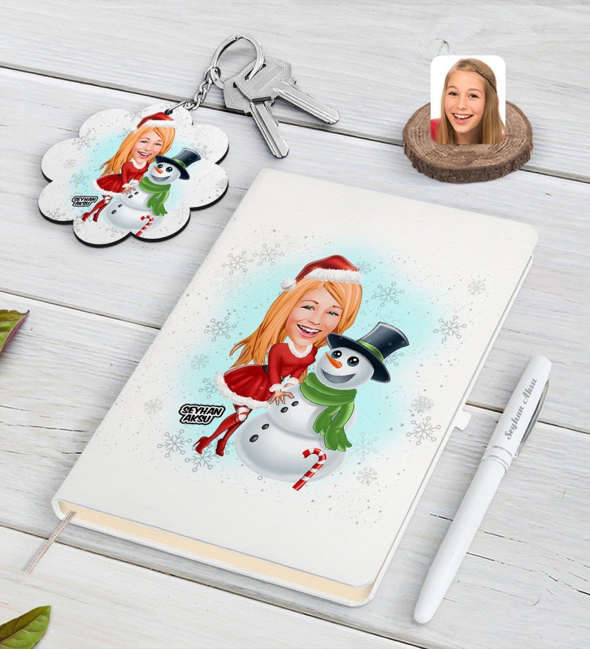 Kişiye Özel Kadın Yeni Yıl Karikatürlü Beyaz Defter Kalem ve Anahtarlık Hediye Seti-2
