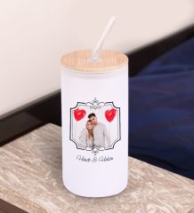 BK Gift İsimli Fotoğraflı Beyaz Renk Pipetli Buzlu Cam Bardak 600ml - 1, Arkadaşa Hediye, Doğum Günü Hediyesi