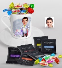 Kişiye Özel Erkek Eczacı Karikatürlü Türk Kahvesi Fincanı Selamlique Karışık Türk Kahvesi ve Haribo Şeker Hediye Seti-3