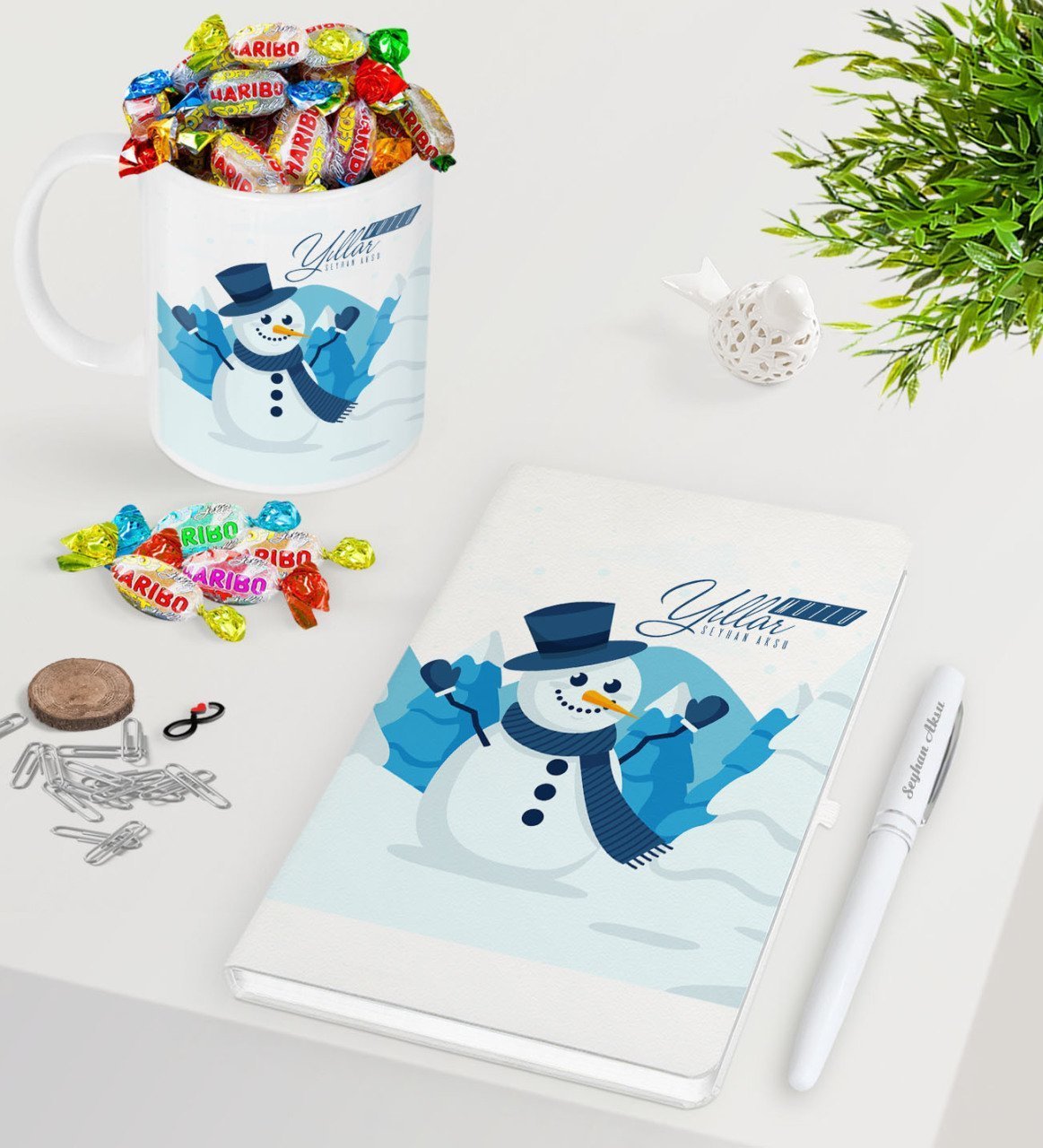 Kişiye Özel Yılbaşı Mutlu Yıllar Beyaz Defter Kalem Kupa ve Haribo Şeker Hediye Seti-21