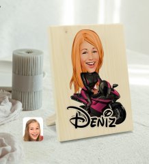 Kişiye Özel İsimli Kadın Motorcu Karikatürlü Dekoratif Ahşap Çerçeve Model 1