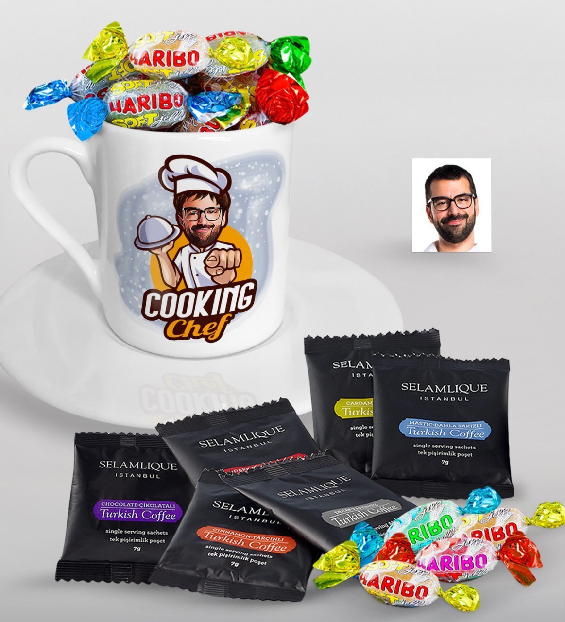 Kişiye Özel Erkek Chef Karikatürlü Türk Kahvesi Fincanı Selamlique Karışık Türk Kahvesi ve Haribo Şeker Hediye Seti-15