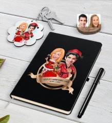 Kişiye Özel Yılın En Mükemmel Çifti Karikatürlü Siyah Defter Kalem ve Anahtarlık Hediye Seti-65