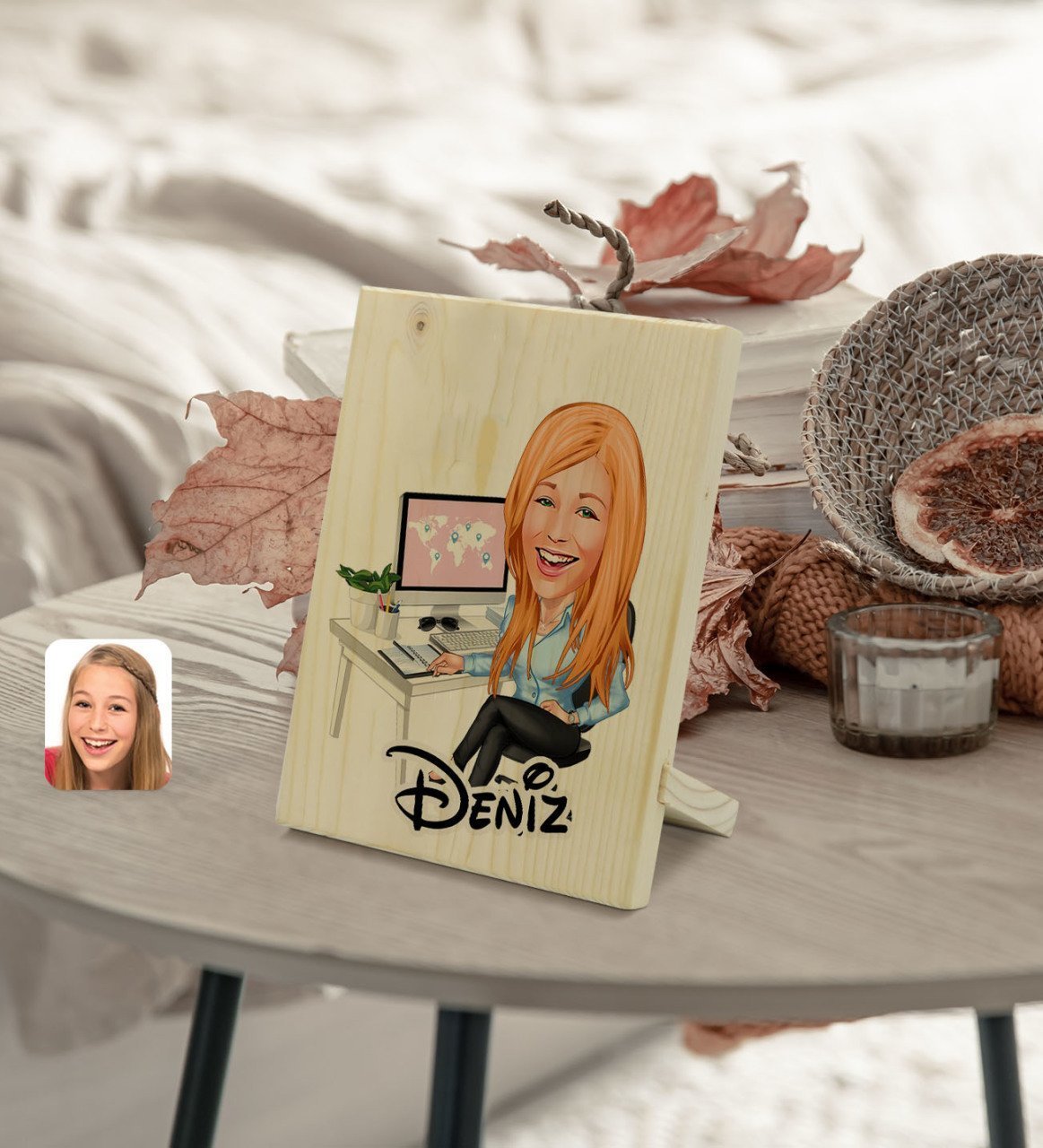 Kişiye Özel İsimli Kadın Genel Müdür Karikatürlü Dekoratif Ahşap Çerçeve Model 1