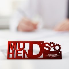 Kişiye Özel Mesleki Mühendis Ahşap Masa İsimliği (Model F3)