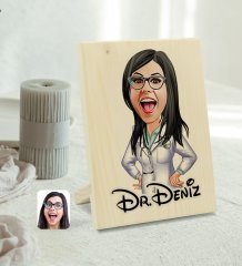Kişiye Özel İsimli Kadın Doktor Karikatürlü Dekoratif Ahşap Çerçeve Model 1