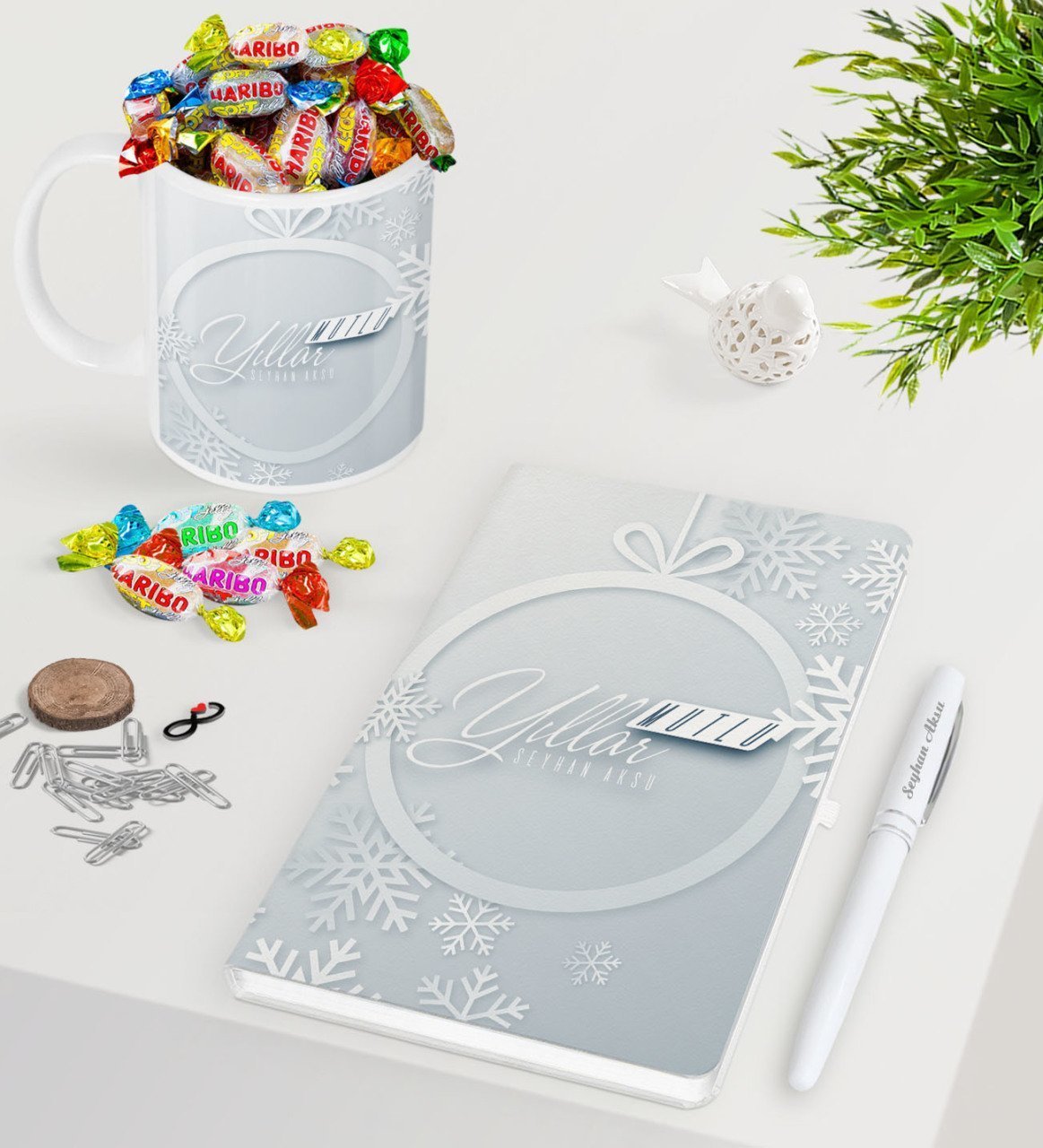 Kişiye Özel Yılbaşı Mutlu Yıllar Beyaz Defter Kalem Kupa ve Haribo Şeker Hediye Seti-14