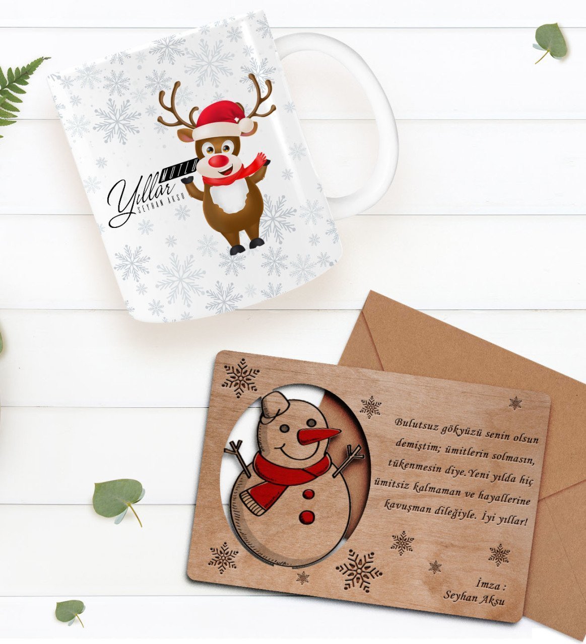 Kişiye Özel Happy New Year Kupa Bardak ve Retro Ahşap Yılbaşı Tebrik Kartı Hediye Seti-5D