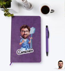 Kişiye Özel Erkek Diş Hekimi Karikatürlü Mor Termo Deri Defter Kalem Seti Model 2