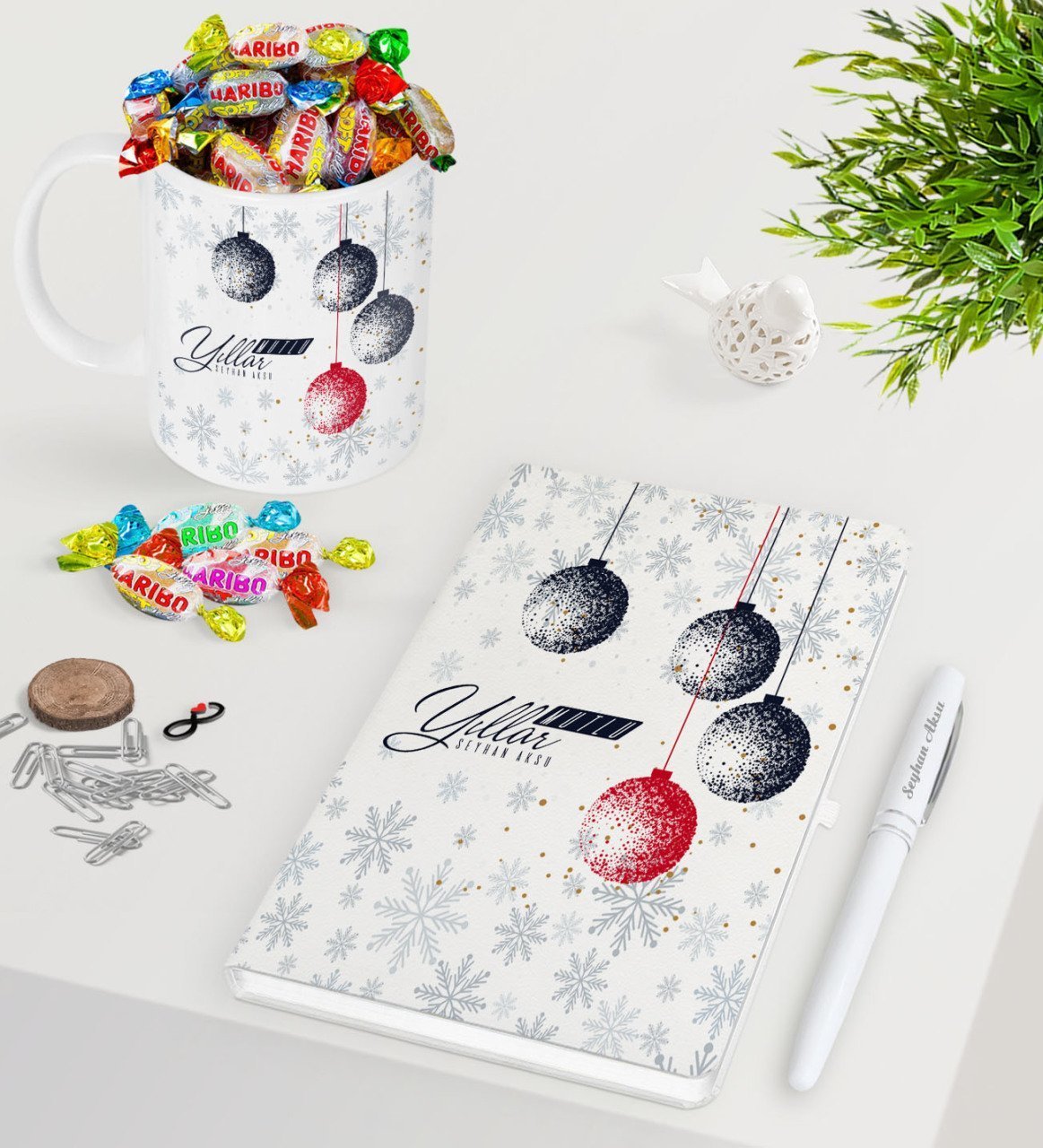 Kişiye Özel Yılbaşı Mutlu Yıllar Beyaz Defter Kalem Kupa ve Haribo Şeker Hediye Seti-13