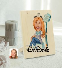 Kişiye Özel İsimli Kadın Diş Hekimi Karikatürlü Dekoratif Ahşap Çerçeve Model 2