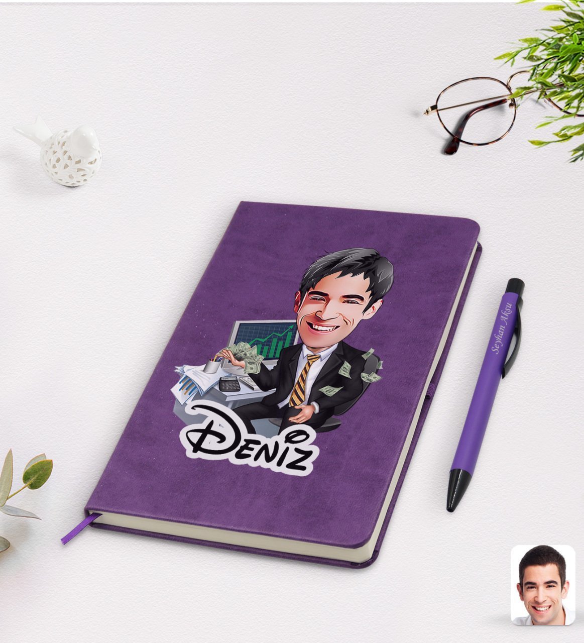Kişiye Özel Erkek Bankacı Karikatürlü Mor Termo Deri Defter Kalem Seti Model 3