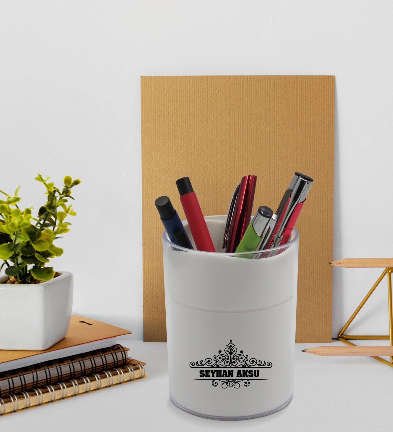 BK Gift Kişiye Özel İsimli Beyaz Akrilik Kalemlik - Model 32