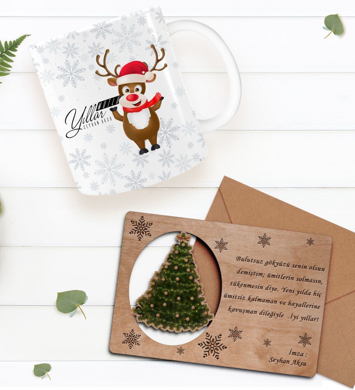 Kişiye Özel Happy New Year Kupa Bardak ve Retro Ahşap Yılbaşı Tebrik Kartı Hediye Seti-5A