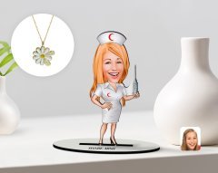 Kişiye Özel Hemşire Karikatürlü 3D Ahşap Biblo ve İsimli Tarihli Papatya Kolye Seti-1