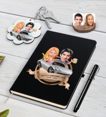 Kişiye Özel Yılın En Mükemmel Çifti Karikatürlü Siyah Defter Kalem ve Anahtarlık Hediye Seti-53