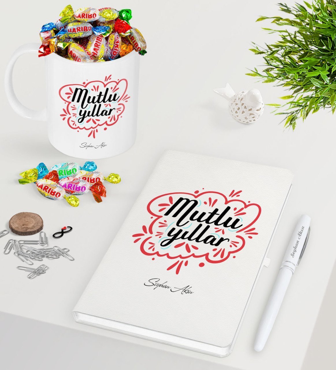 Kişiye Özel Yılbaşı Mutlu Yıllar Beyaz Defter Kalem Kupa ve Haribo Şeker Hediye Seti-3