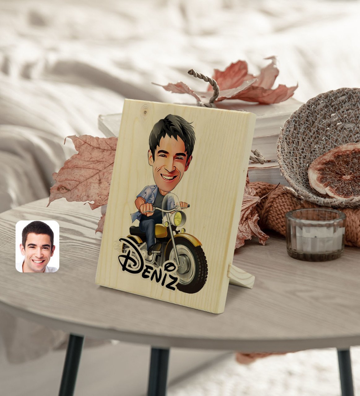 Kişiye Özel İsimli Erkek Motorcu Karikatürlü Dekoratif Ahşap Çerçeve Model 1