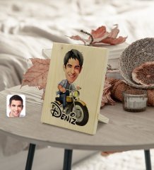 Kişiye Özel İsimli Erkek Motorcu Karikatürlü Dekoratif Ahşap Çerçeve Model 1