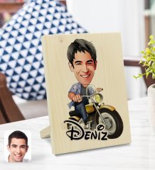 Kişiye Özel İsimli Erkek Motorcu Karikatürlü Dekoratif Ahşap Çerçeve Model 1