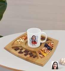 Kişiye Özel Süper Anne Karikatürlü Beyaz Kupa ve Doğal Masif Ahşap 4 Bölmeli Sunum Tabağı Çerezlik Hediye Seti-1