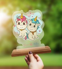 BK Gift Kişiye Özel İsimli Sevimli Çiftler Tasarımlı Ahşap Standlı Pleksi Biblo-1
