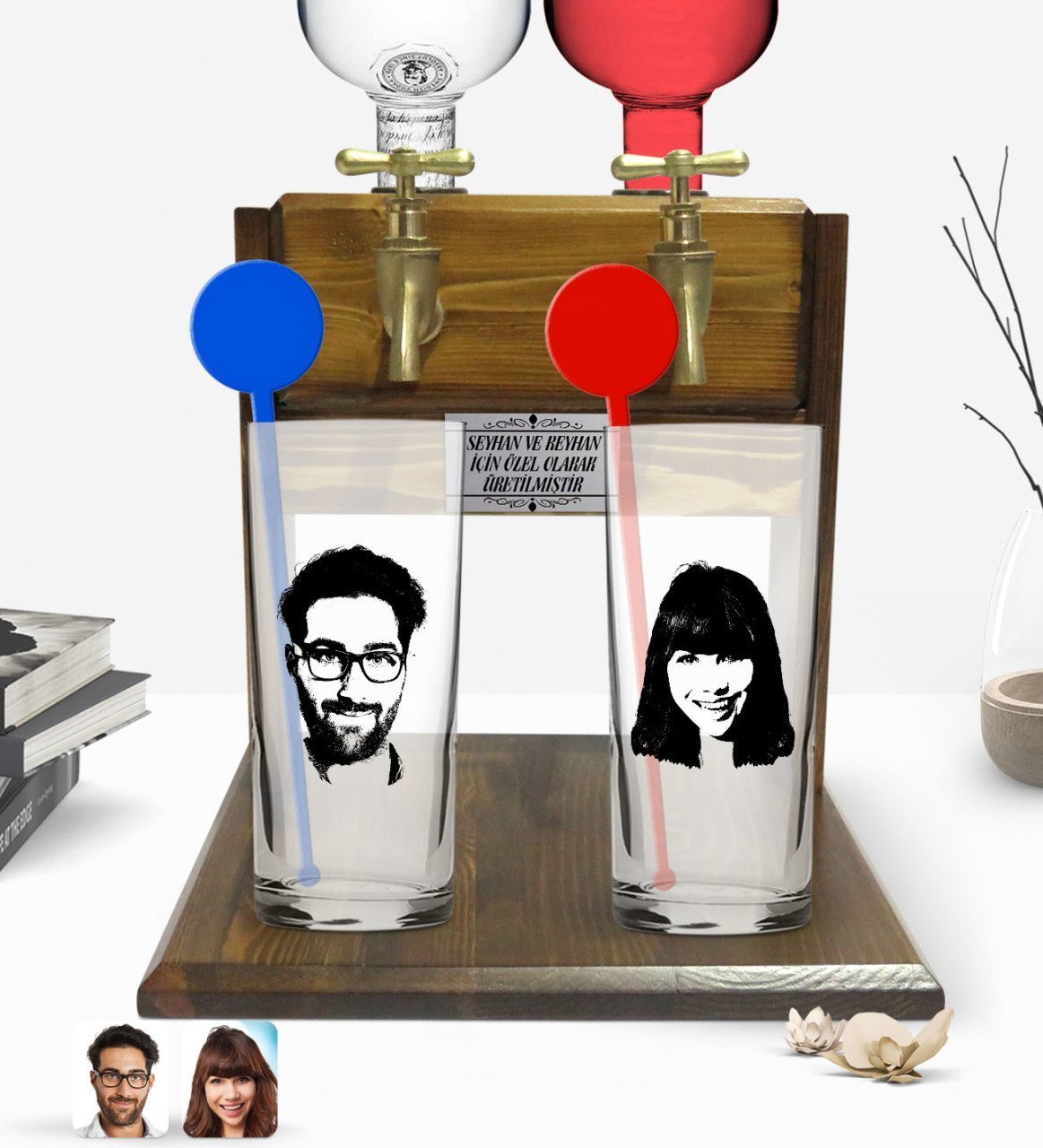 Kişiye Özel Renkli Baskılı Silüet Erkek ve Kadın Karikatürlü İkili Vodka Bardağı ve Çift Musluklu Doğal Ahşap Vodka Standı-1