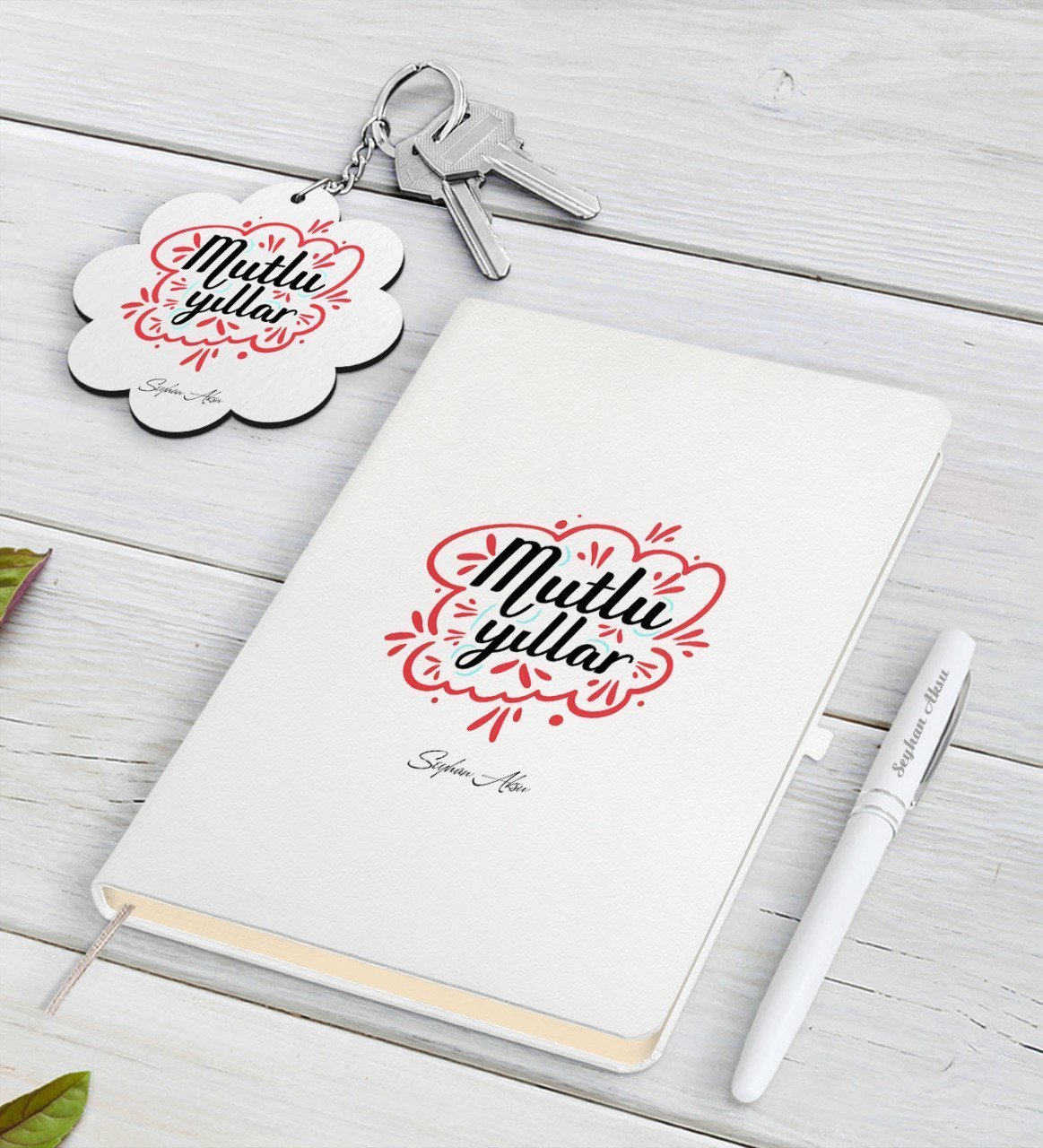 Kişiye Özel Yılbaşı Mutlu Yıllar Beyaz Defter Kalem ve Anahtarlık Hediye Seti-3